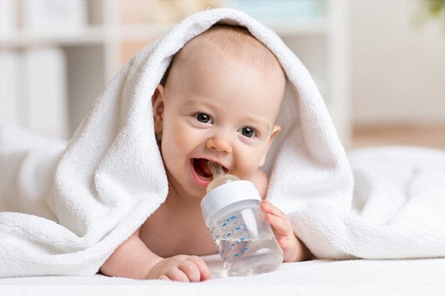 Bao lâu thay núm bình sữa cho bé là tốt nhất? (1)