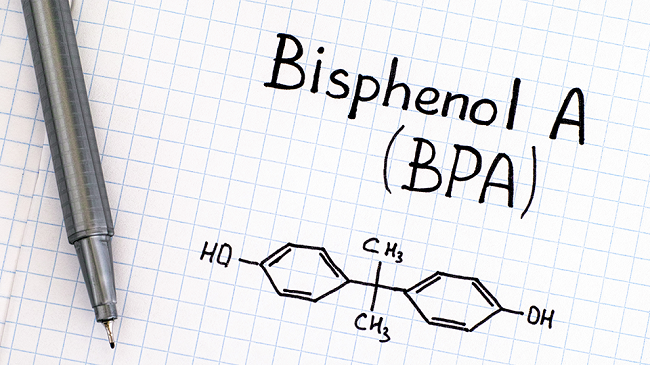 BPA là gì? Vì sao mẹ không nên chọn bình sữa chứa BPA cho bé? (1)