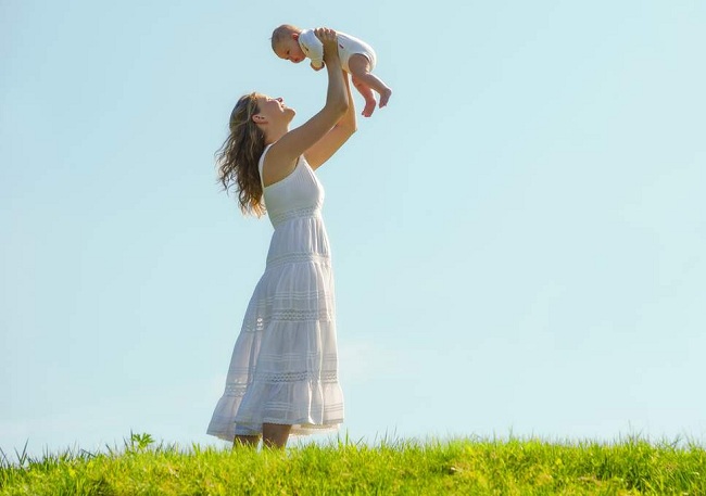 Cách chăm sóc trẻ sơ sinh trong mùa hè để phòng tránh mọi bệnh dịch (1)