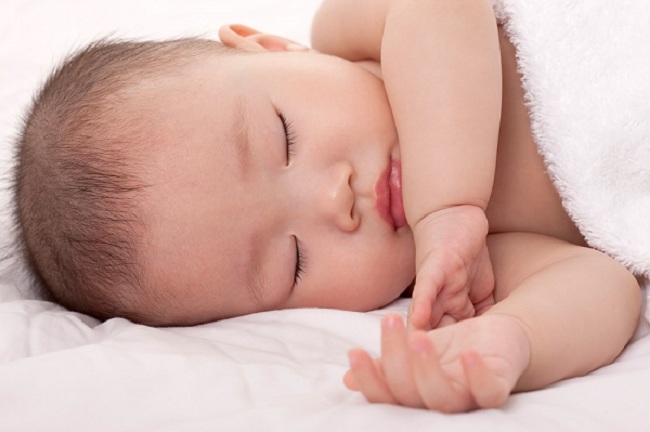 Có nên cho trẻ bú đêm nhiều? Cai ti đêm cho bé như thế nào? (1)