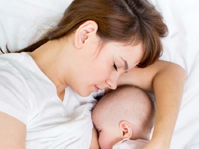 Có nên cho trẻ bú đêm nhiều? Cai ti đêm cho bé như thế nào? (3)