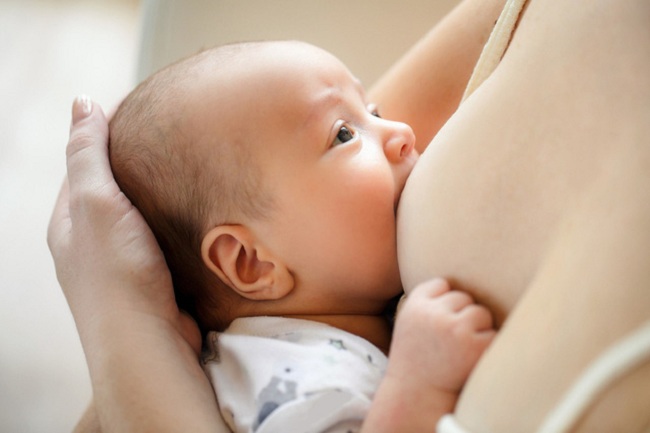 Kỹ năng chăm sóc và bảo vệ bầu ngực tốt cho mẹ nhiều sữa cho con (2)