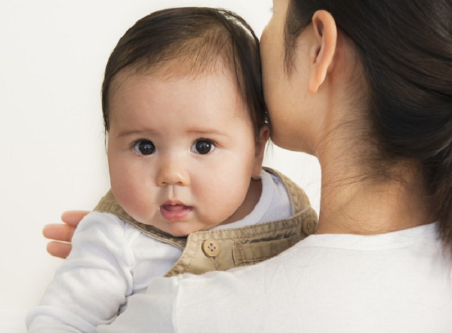 Làm thế nào để bé hết đầy hơi chướng bụng? (3)