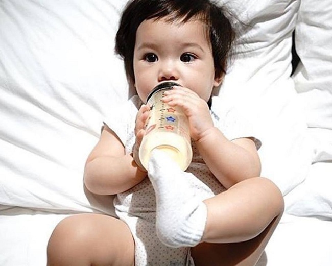 Nên dùng bình sữa nào cho trẻ sơ sinh lười ti bình? (2)